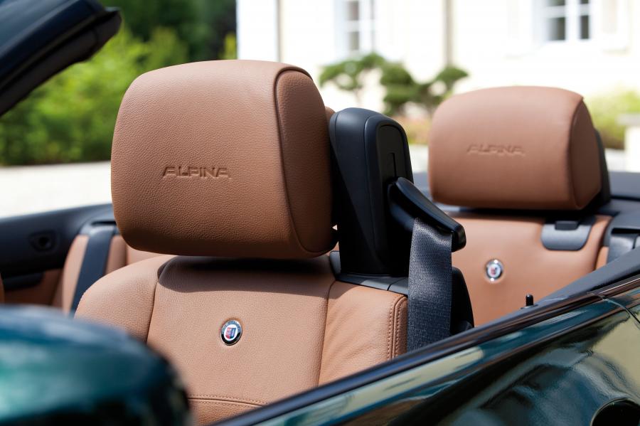 Интерьер Alpina B3 S Bi-Turbo Cabrio (E93) 2010 года  (фото 4 из 18)